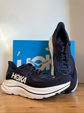 Hoka Men’s Clifton 10 Wide